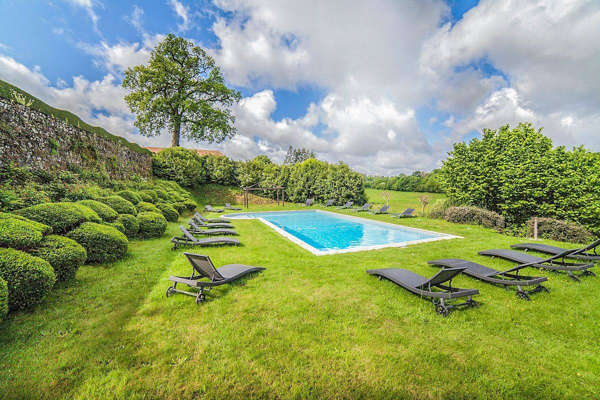 Château pour 10 personnes avec jardin in La Flocellière, Fontenay-le-Comte