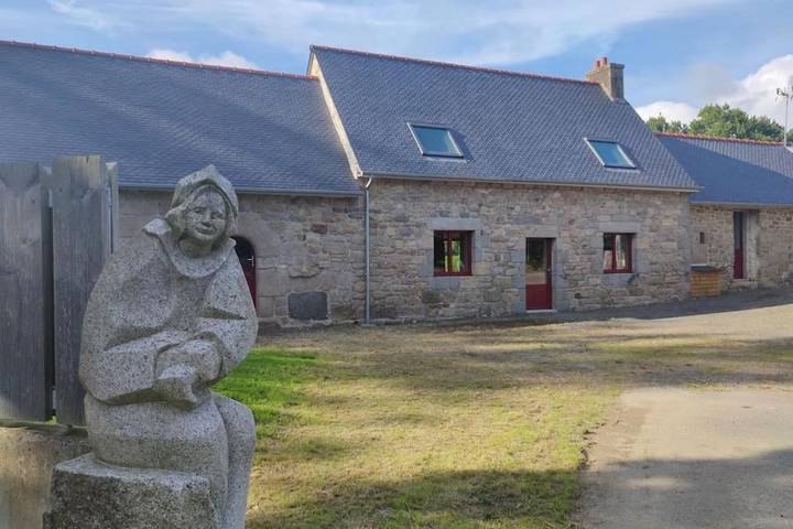 Maison de vacances pour 6 personnes, avec Terrasse ainsi que Jardin et Vue à Plouaret