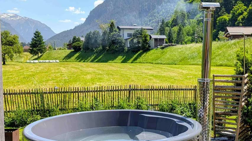 Ferienhaus für 8 Personen, mit Terrasse und Whirlpool sowie Garten im Montafon - 3