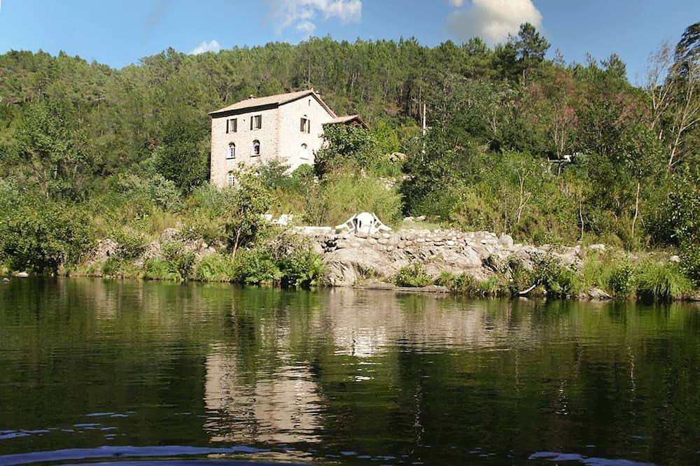 Le Moulin des Salelles, 3 Gîtes en bord de rivière plage privée, baignade canoës in Les Salelles, Parc naturel régional des Monts d'Ardèche
