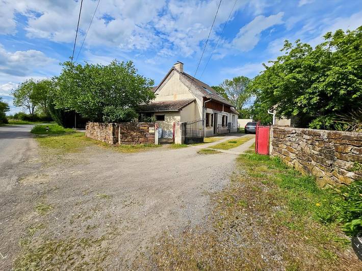 Location de vacances pour 15 personnes, avec jardin, animaux acceptés à Saint-Maur (Cher)