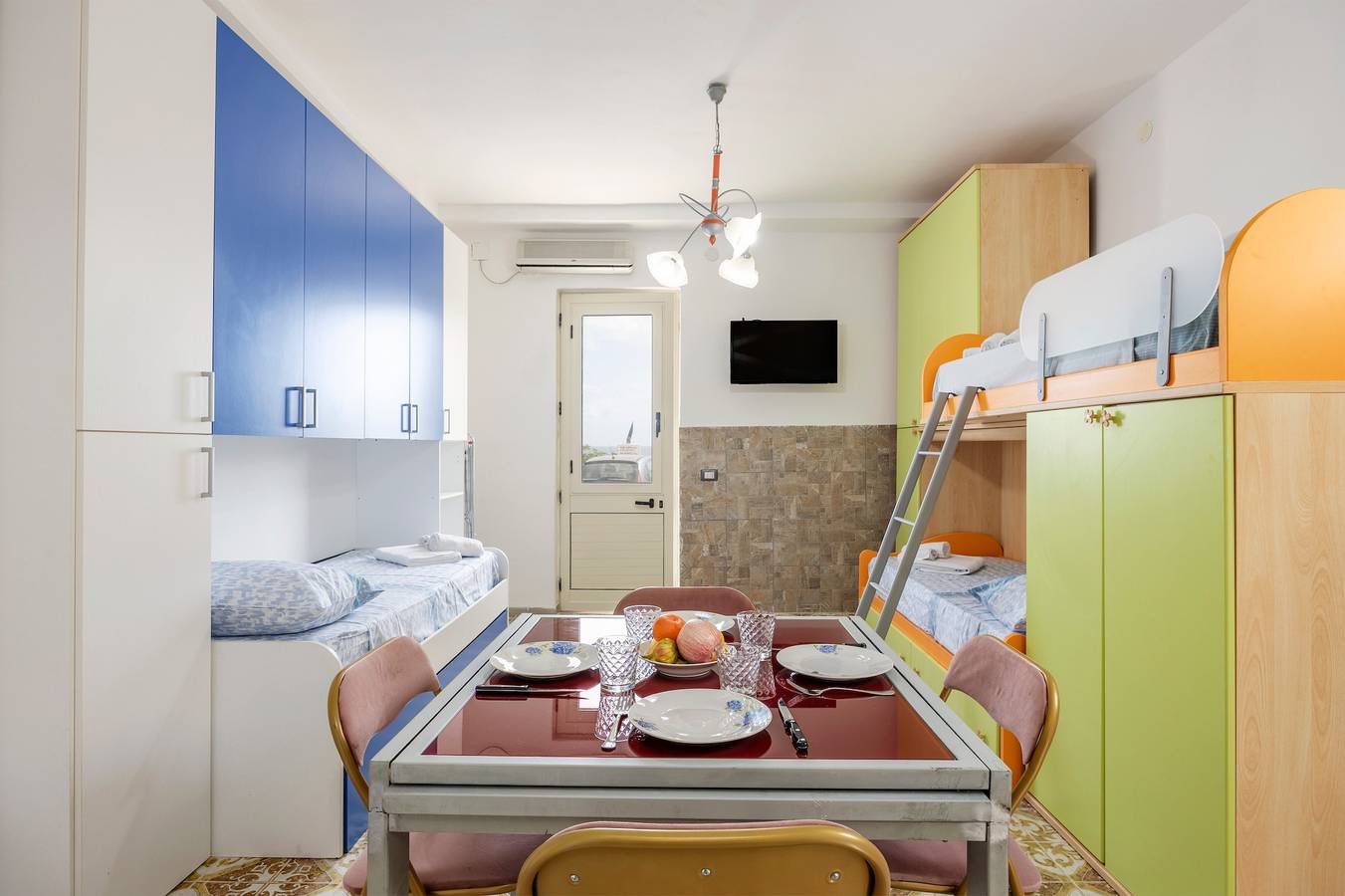 Studio entier, Studio 'Little Casa Giovy' avec Vue sur la Mer, Wi-Fi et Climatisation in Palerme, Province de Palerme