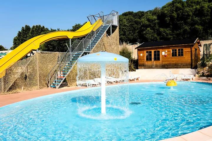 Mobil home pour 4 personnes, avec piscine et terrasse à la La Ciotat - 4