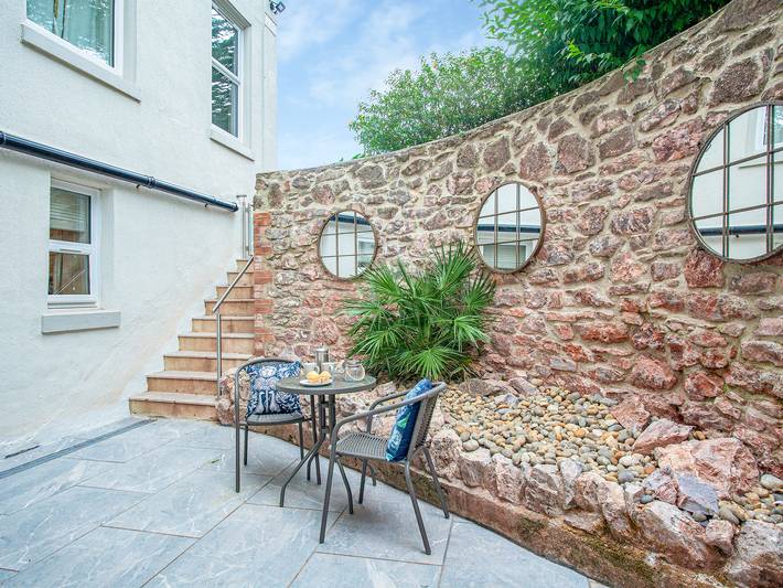 Cottage for 2 people, with garden, with pets in Torquay