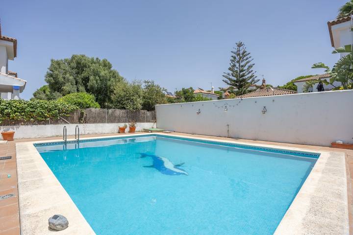 Ferienvilla mit privatem Pool in Chiclana de la Frontera in Playa La Barrosa, Chiclana de la Frontera