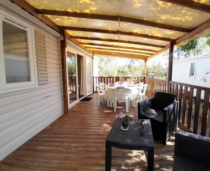 Camping pour 6 personnes, avec piscine et terrasse, animaux acceptés