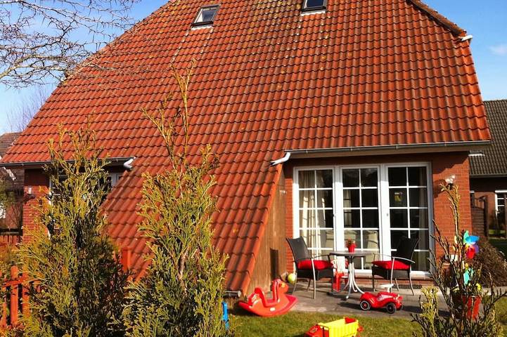 Ferienhaus für 6 Personen, mit Terrasse und Garten sowie Pool in Ostfriesland