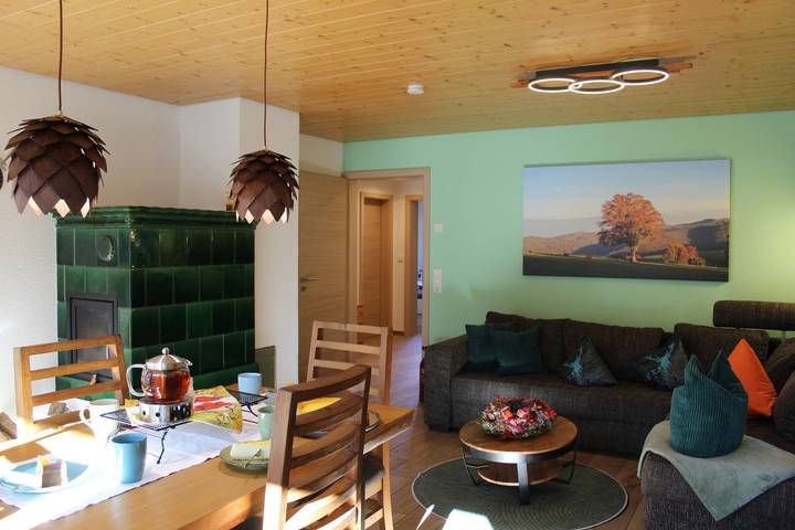 Ganze Wohnung, Ferienwohnung Sonnerhof barrierefrei, eigene Terrasse, großes Hofareal in Hof, Oberfranken