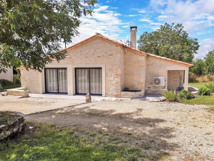 Location de vacances pour 6 personnes, avec terrasse à Lalbenque