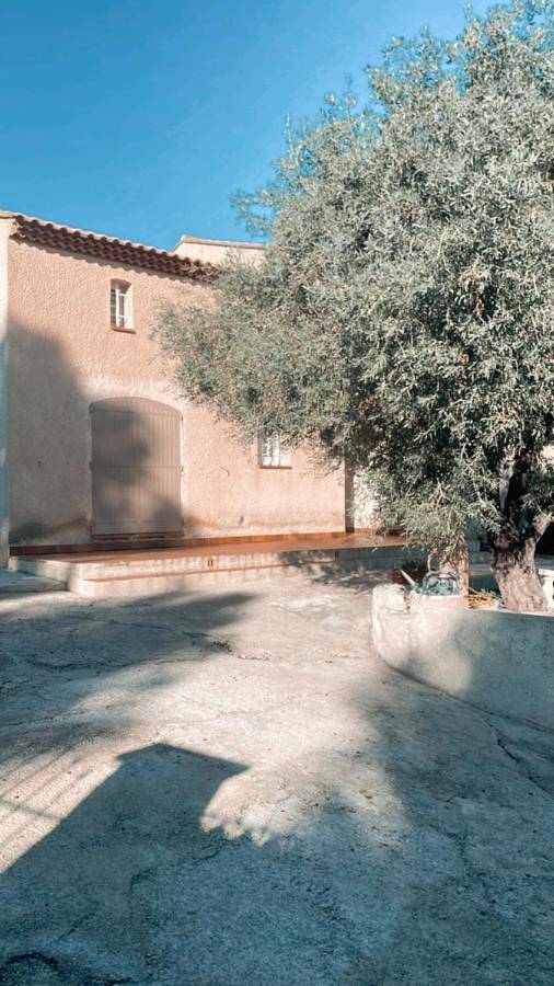 Villa pour 10 personnes, avec Terrasse ainsi que Piscine et Vue à Sanary-sur-Mer