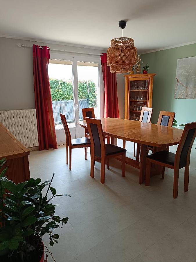 Maison grande terrasse Poligny in Poligny, Jura Francais