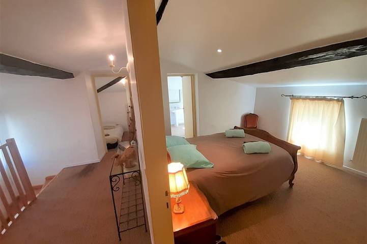 Location de vacances pour 10 personnes, avec jardin ainsi que terrasse et piscine à Redortiers - 4