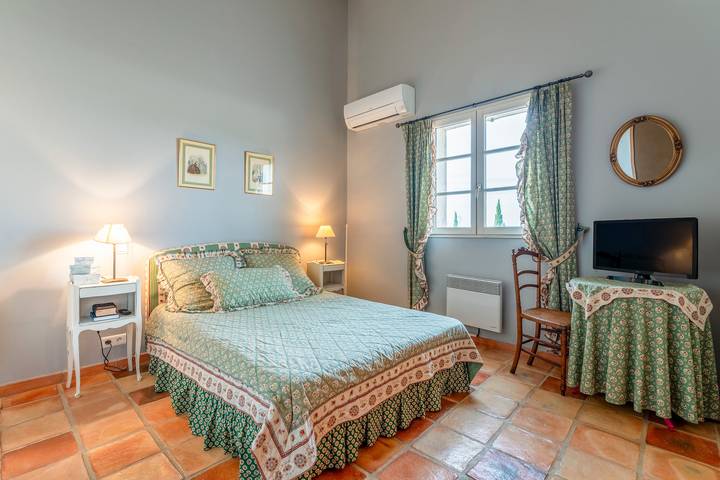 Chambre d’hôte pour 2 personnes, avec jardin dans le Gard