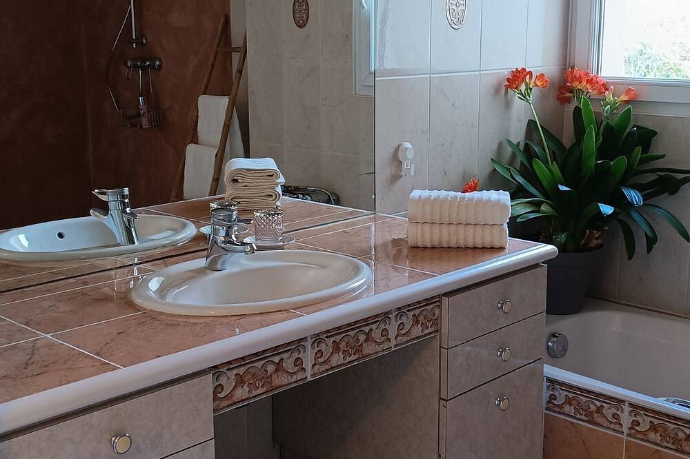 ♿ Fully accessible haven of peace - The sea just 50 meters away! in Le Relecq-Kerhuon, Brest region