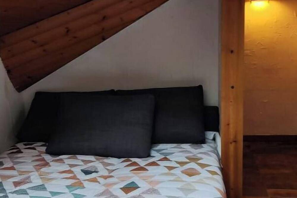 Entire apartment, A Centric Duplex With Views - El Niuet de Sort in Sort, Catalan Pyrenees
