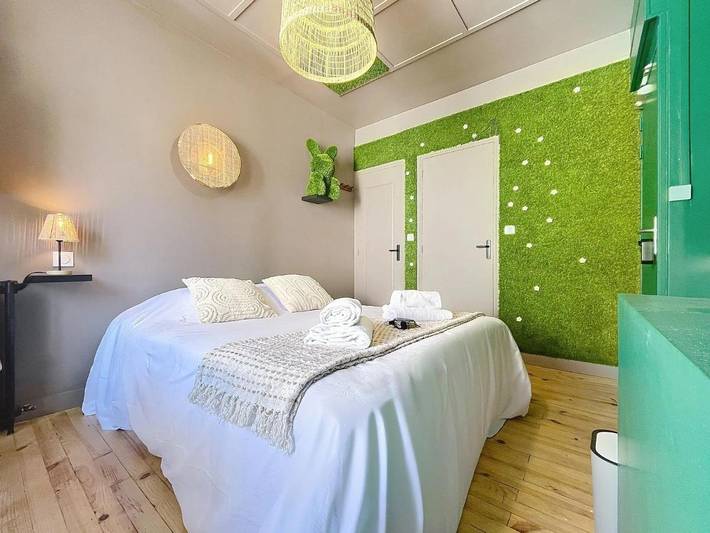 Hôtel pour 2 personnes, avec terrasse ainsi que jardin et piscine à Saint-Jean-le-Thomas - 3