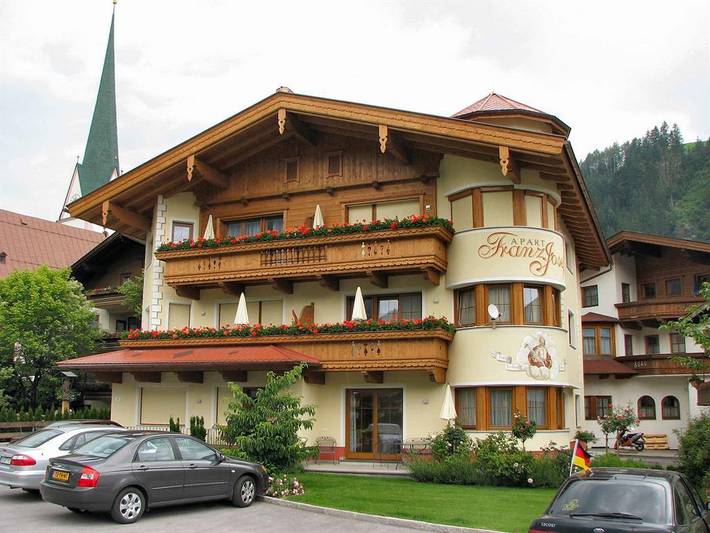 Ferienwohnung für 4 Personen, mit Balkon und Terrasse sowie Sauna in Stumm