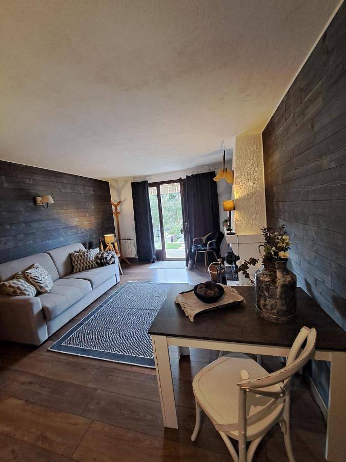 Gîte pour 2 personnes, avec jardin ainsi que vue et terrasse, animaux acceptés dans Gréolières les Neiges - 2