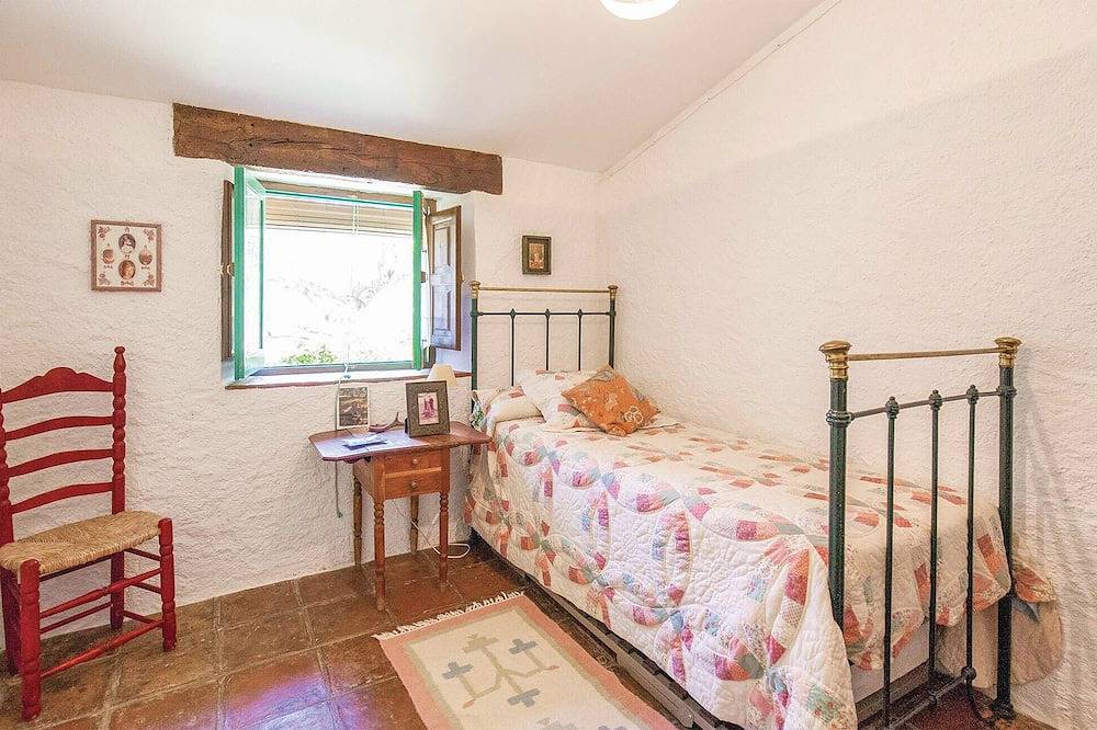 Nice home in Higuera de la Sierra in Zufre, Sierra de Aracena y Picos de Aroche