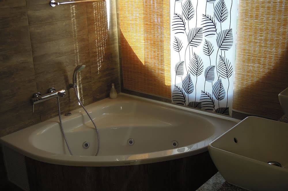 5* Ferienhaus direkt am Schleiufer | Wlan | Sauna | Whirlwanne | Kaminofen in Kosel, Ostsee Schleswig-Holstein