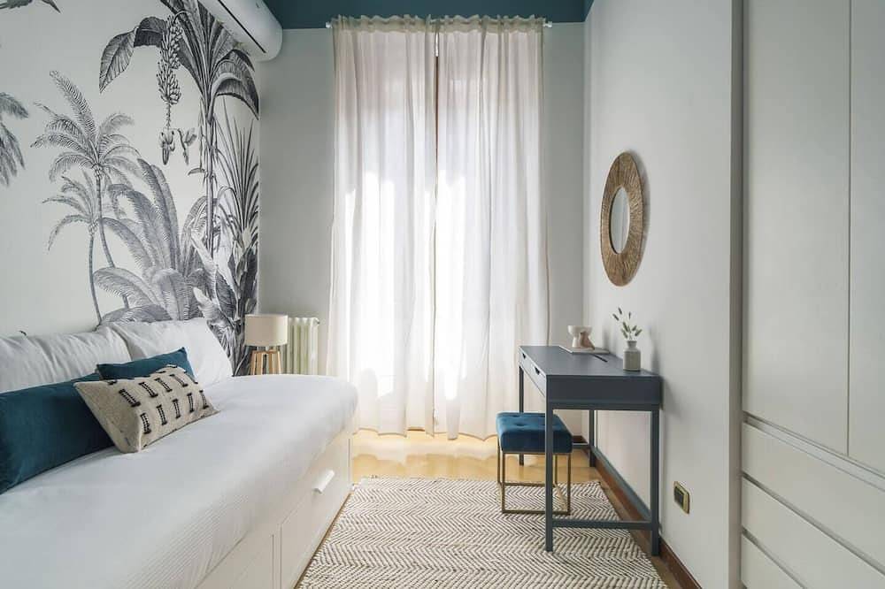Entire apartment, Easylife - Luxury and comfort: flat in P.Romana in Milan, Milan Province