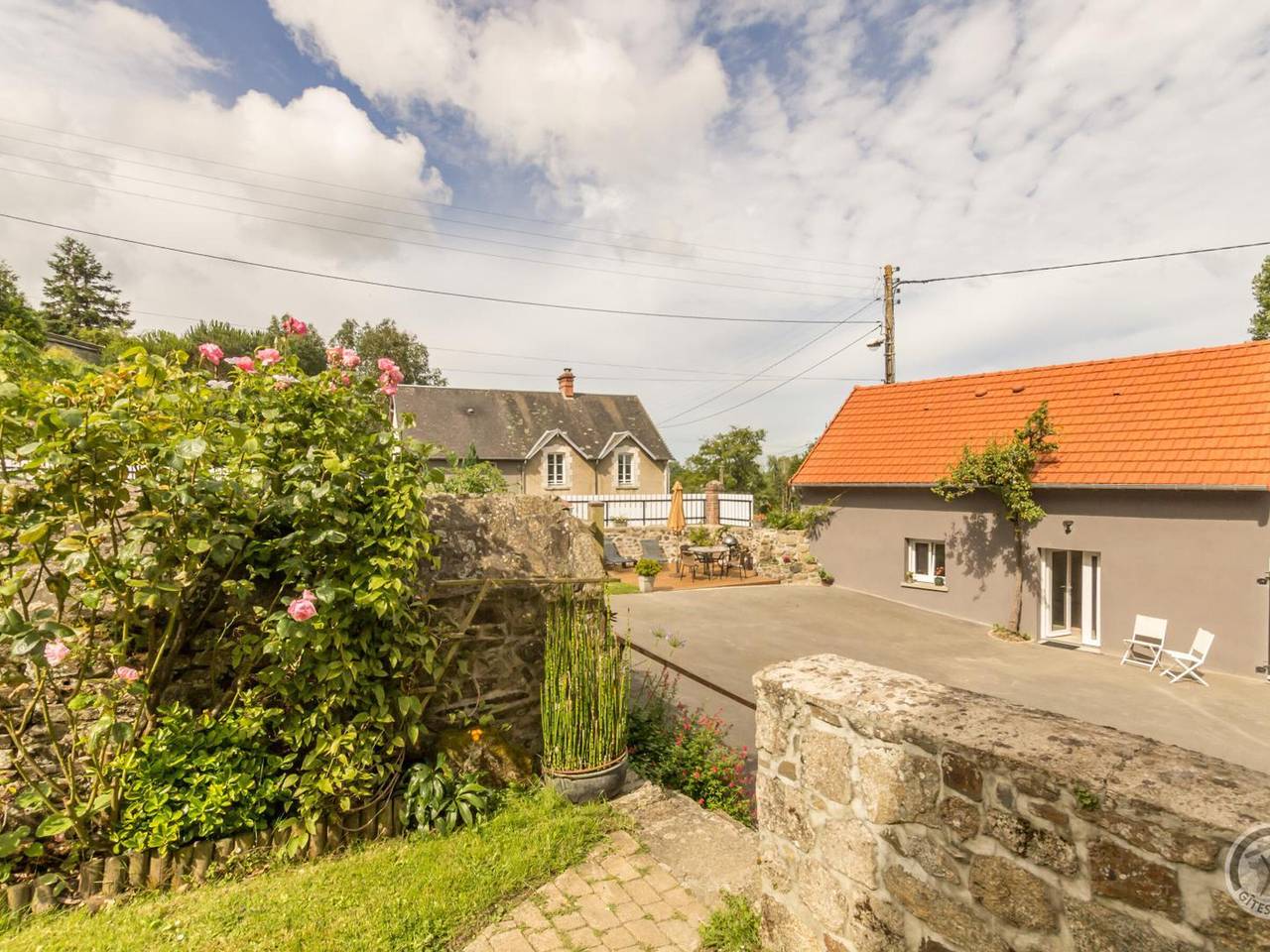 Maison moderne à Jullouville : cour fermée, proche plage, accessible Pmr, recharge Ve, tout inclus in Jullouville, Côte de la Déroute