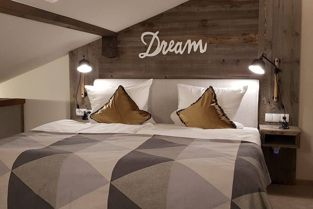 Alpenchalet-Vils.tirol - Chalet Glückszeit ****S - 70 m², Sauna & Dachterrasse in Vils, Außerfern