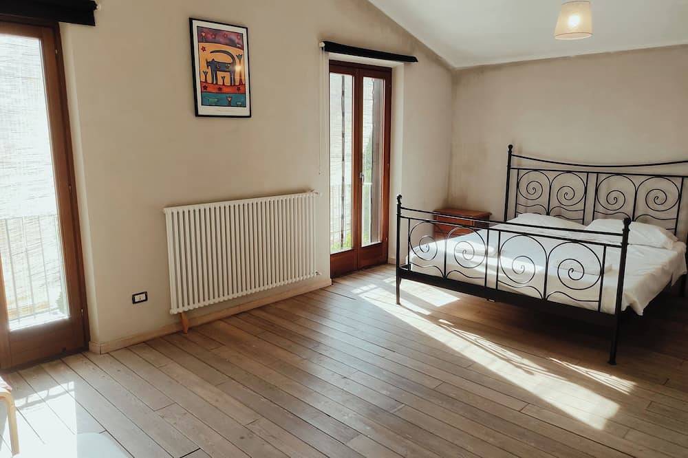 Lazzano Country House with pool. Relax and nature near by the sea. in Itri, Provincia de Latina