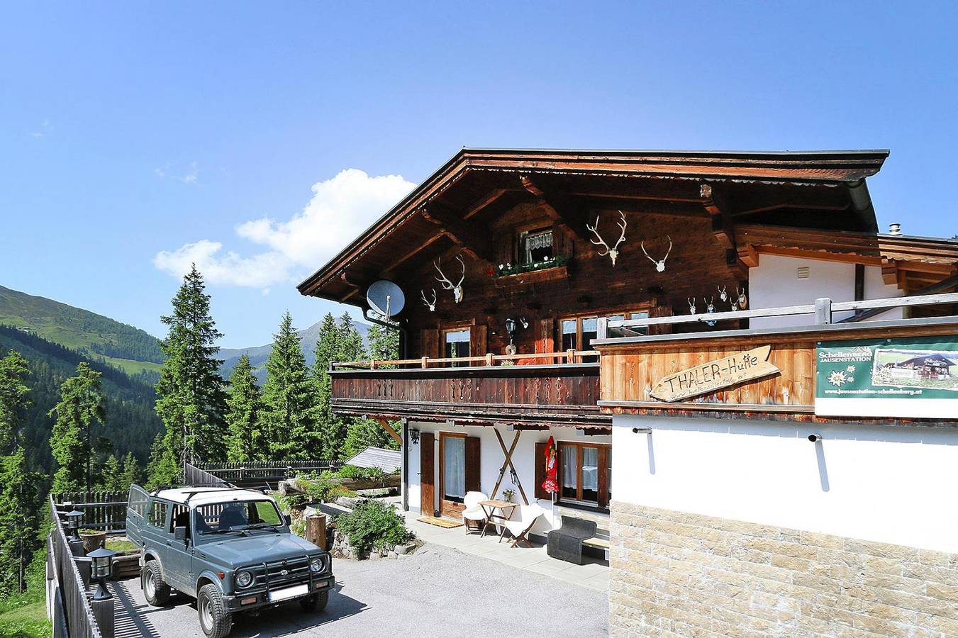 Hütte Hochfügen an der Skipiste in Hochfügen, Ski-Optimal Hochzillertal