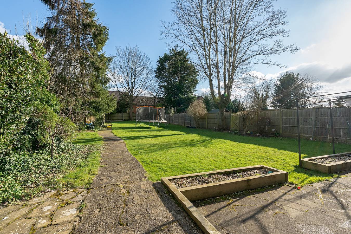 2 Bedroom Family Friendly Central Home | Pass the Keys in Watford, Hertfordshire