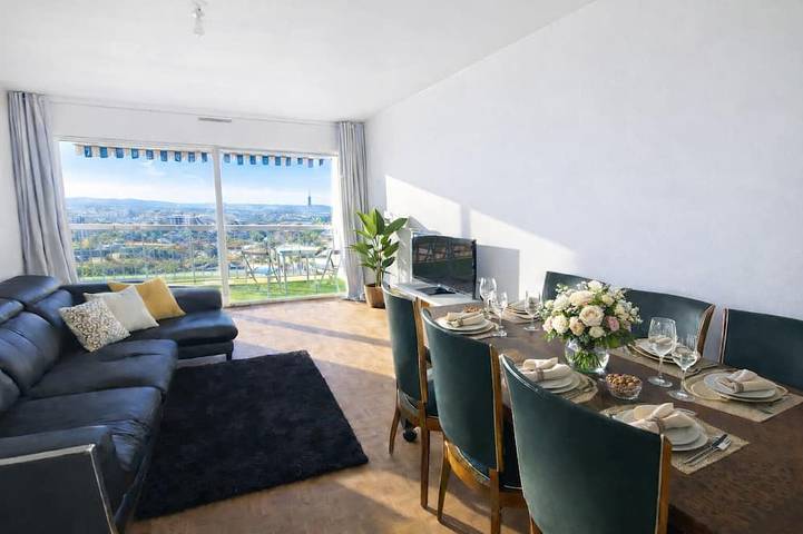 Location de vacances pour 8 personnes à Bron