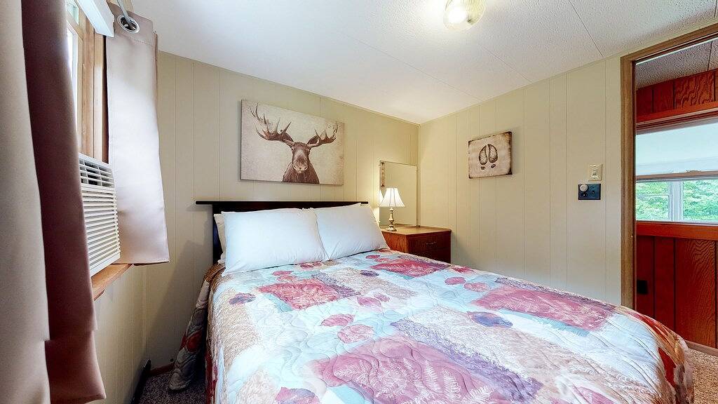 Mountain cottage with private chimnea, W/D, off-site amenities - great location in Lincoln (NH), Franconia Notch