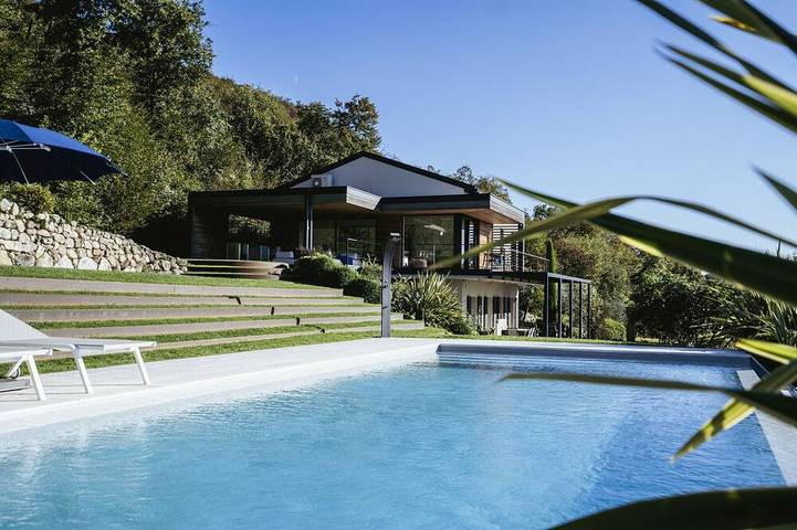 Villa mit pool für 10 Personen, mit Terrasse und Garten in Torri del Benaco