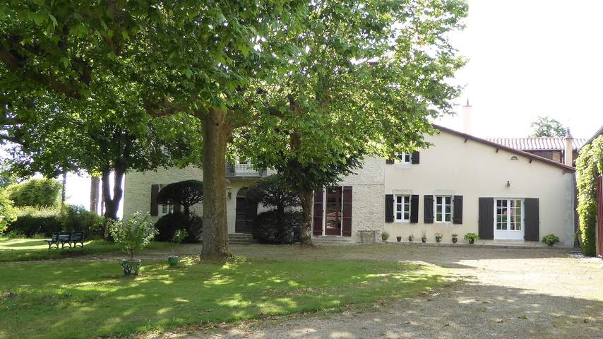 Location de vacances pour 6 personnes, avec jardin, animaux acceptés à Créon-d'Armagnac