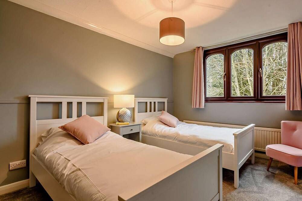 5 Bed in Southampton in Fareham, Hampshire