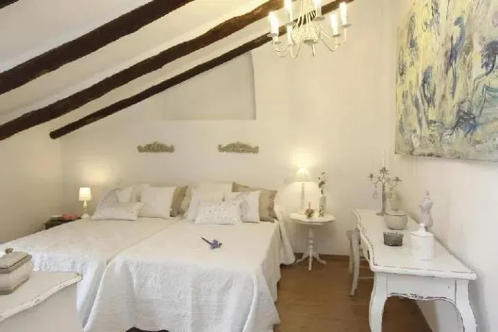 Seven-Bedroom House in Fuendetodos, Provincia de Zaragoza