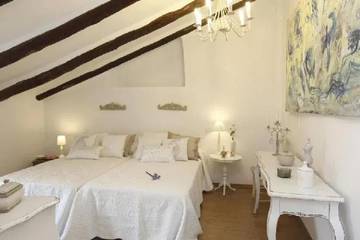 Casa de vacaciones para 19 personas, con jardín además de piscina y vistas, Se admiten mascotas en Campo de Belchite