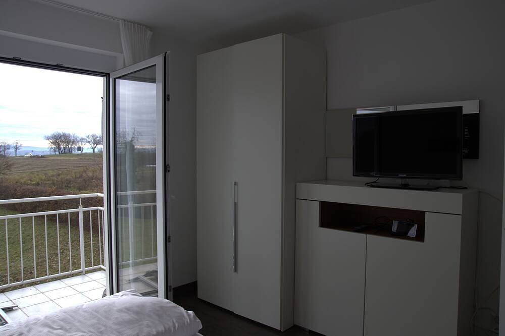 Ganze Wohnung, Destination Markgräfler Land\n\ngepflegt, gut ausgestattet, hoher Freizeitwert. in Bad Bellingen, Südschwarzwald