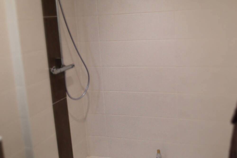 Entire apartment, Gite Le Léonardo Located in the center of Barr Near the shops in Barr, Sélestat-Erstein region