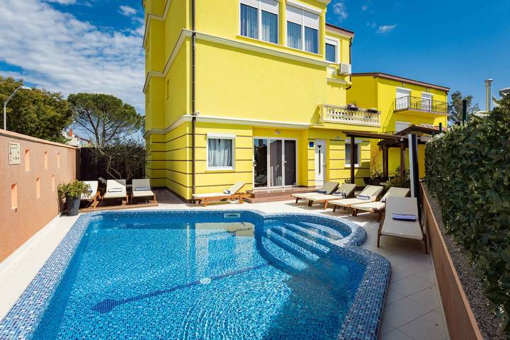 Villa für 16 Personen, mit Garten in Pula
