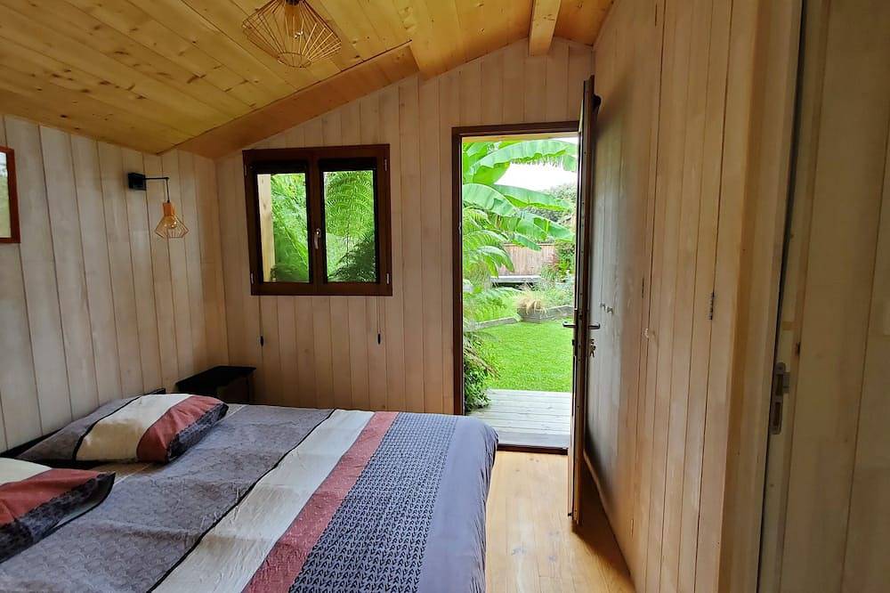 Cabane avec terrasse privée dans un jardin  au centre du Cap Ferret in Lège-Cap-Ferret, Région d'Arcachon