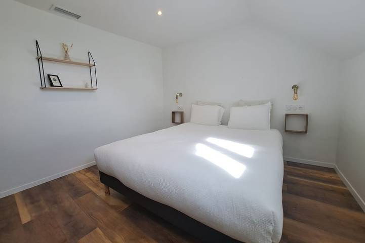 Gîte pour 6 personnes, avec Jacuzzi ainsi que Jardin et Sauna à Ruffey-lès-Beaune - 2