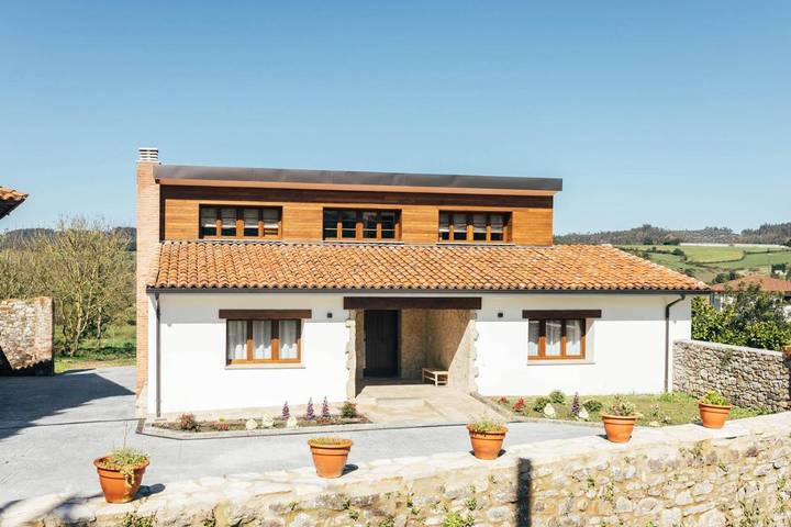 Casa rural para 8 personas, con vistas y jardín, Se admiten mascotas en Carreño
