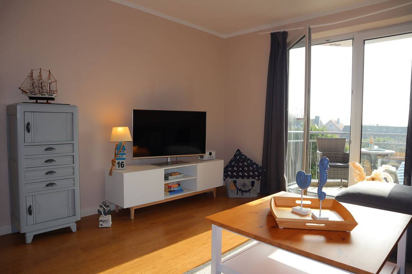 Ganze Wohnung, Ferienwohnung "Ankerplatz" – Nordseeurlaub mit Balkon & Strandkorb inklusive in Cappel-Neufeld, Nordholz