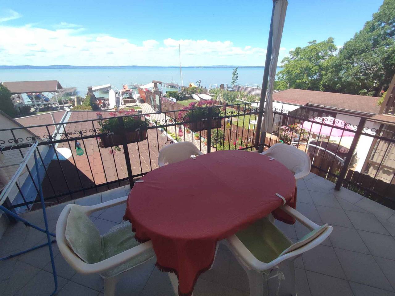 Ganze Ferienwohnung, Ferienwohnung direkt am See mit eigenem Steg  in Siofok, Siófok und Umgebung