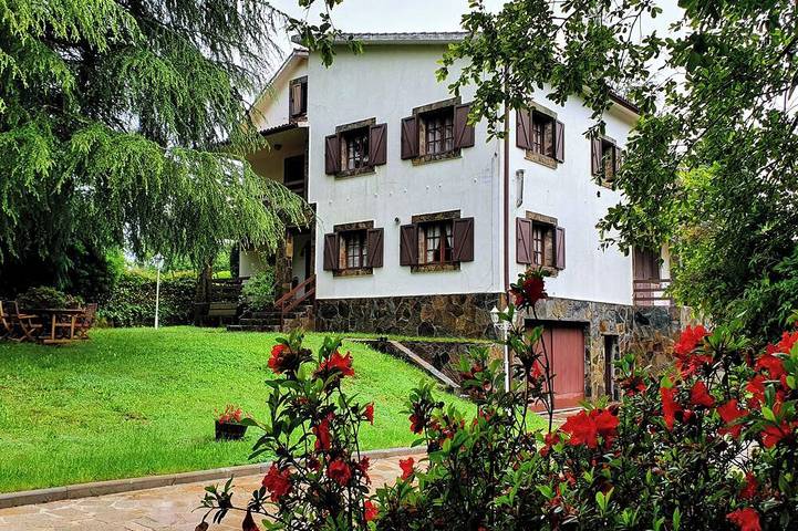 Casa rural para 10 personas, con balcón y jardín, Se admiten mascotas - 1