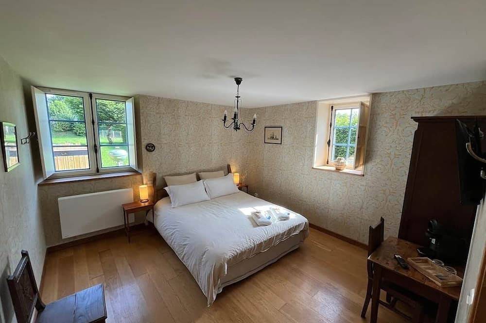 La Maison d’Odette : les Deux chambres in Saint-Rémy-du-Plain, Fougères-Vitré