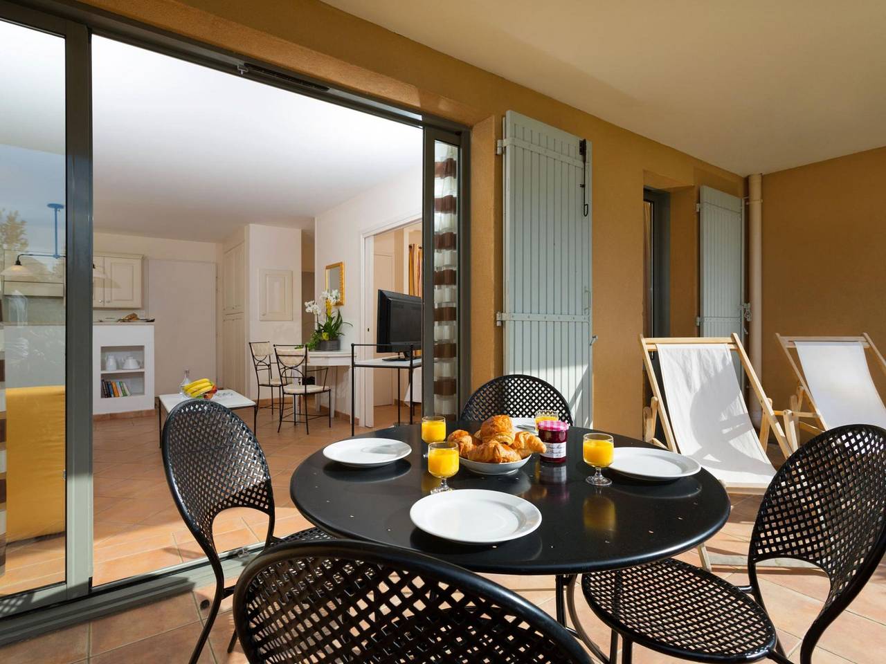 Ganze Wohnung, Charming apartment with dishwasher in Saumane de Vaucluse in Saumane-de-Vaucluse, Vaucluse