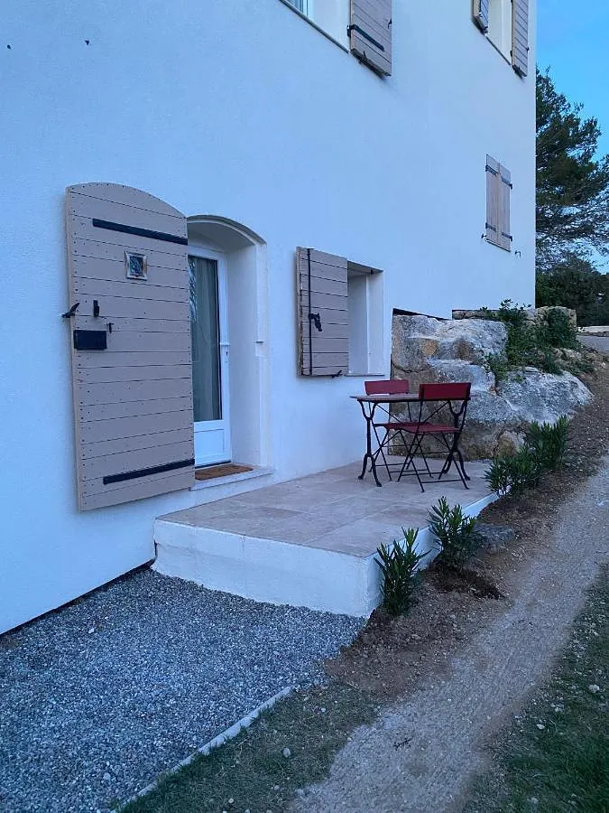 Apartamento de vacaciones para 2 personas, con jardín y piscina además de terraza y jacuzzi - 1