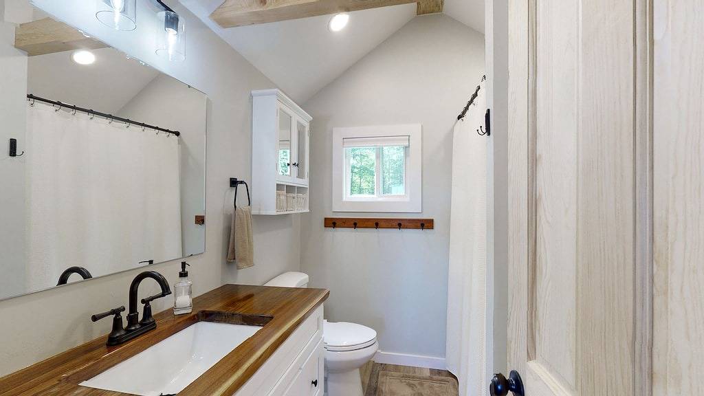 Charming Cabin minutes from Keuka Lake in Keuka Lake